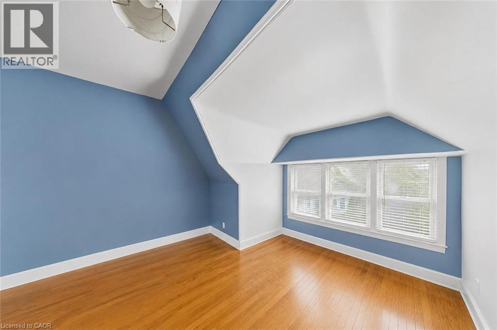 81 CARRICK Avenue - 35