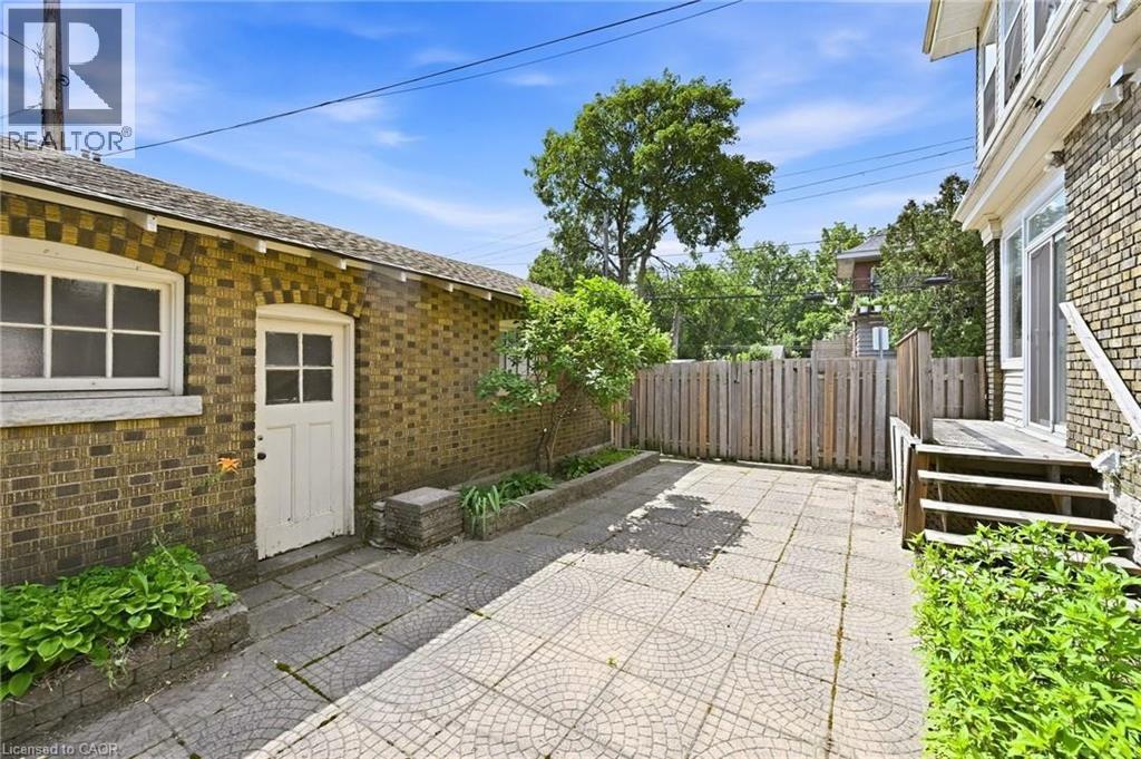 81 CARRICK Avenue - 37