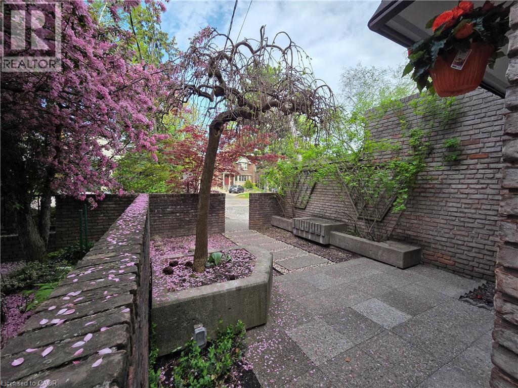 89 ELMSTHORPE Avenue - 3