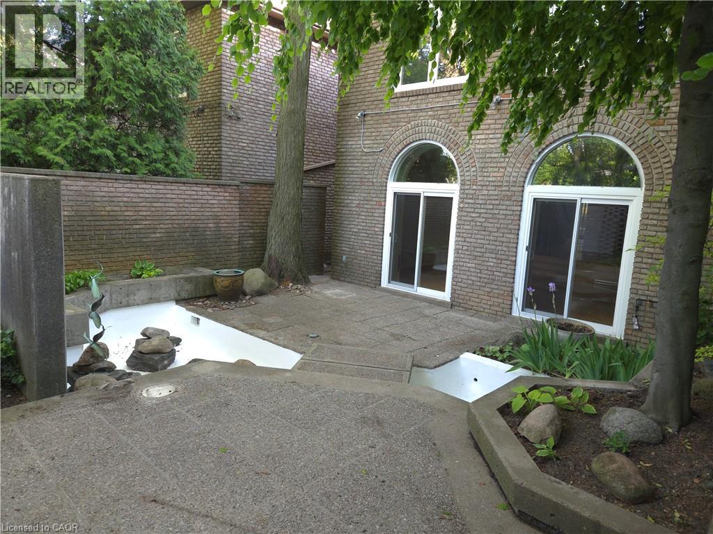 89 ELMSTHORPE Avenue - 32