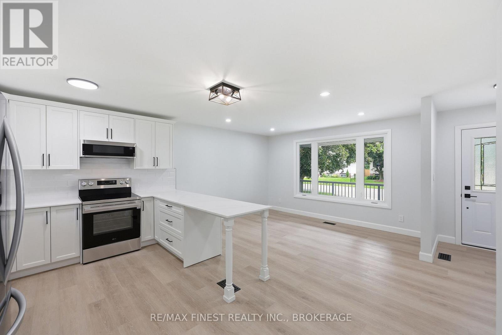 687 WILLIS STREET - 13