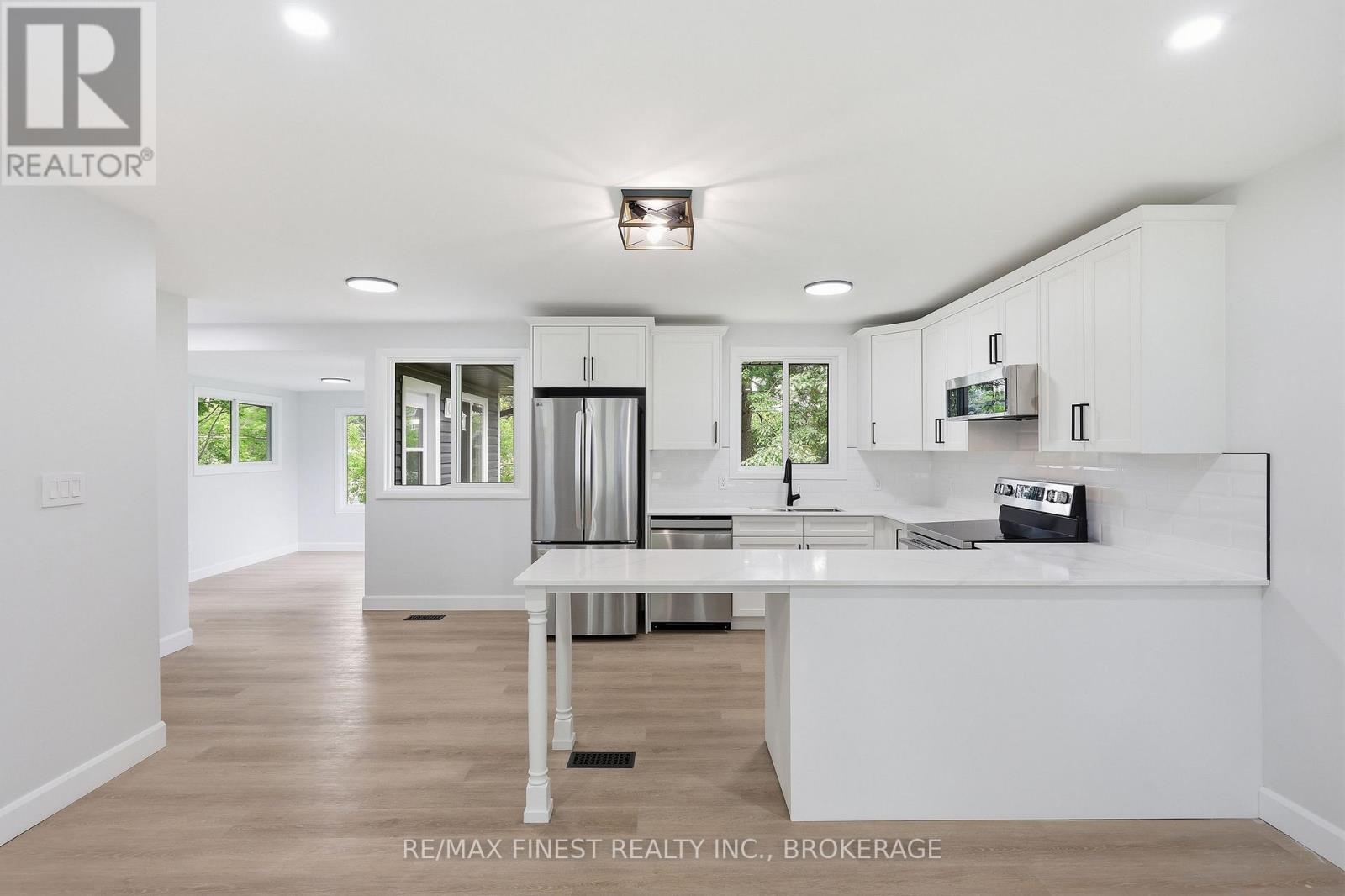 687 WILLIS STREET - 11
