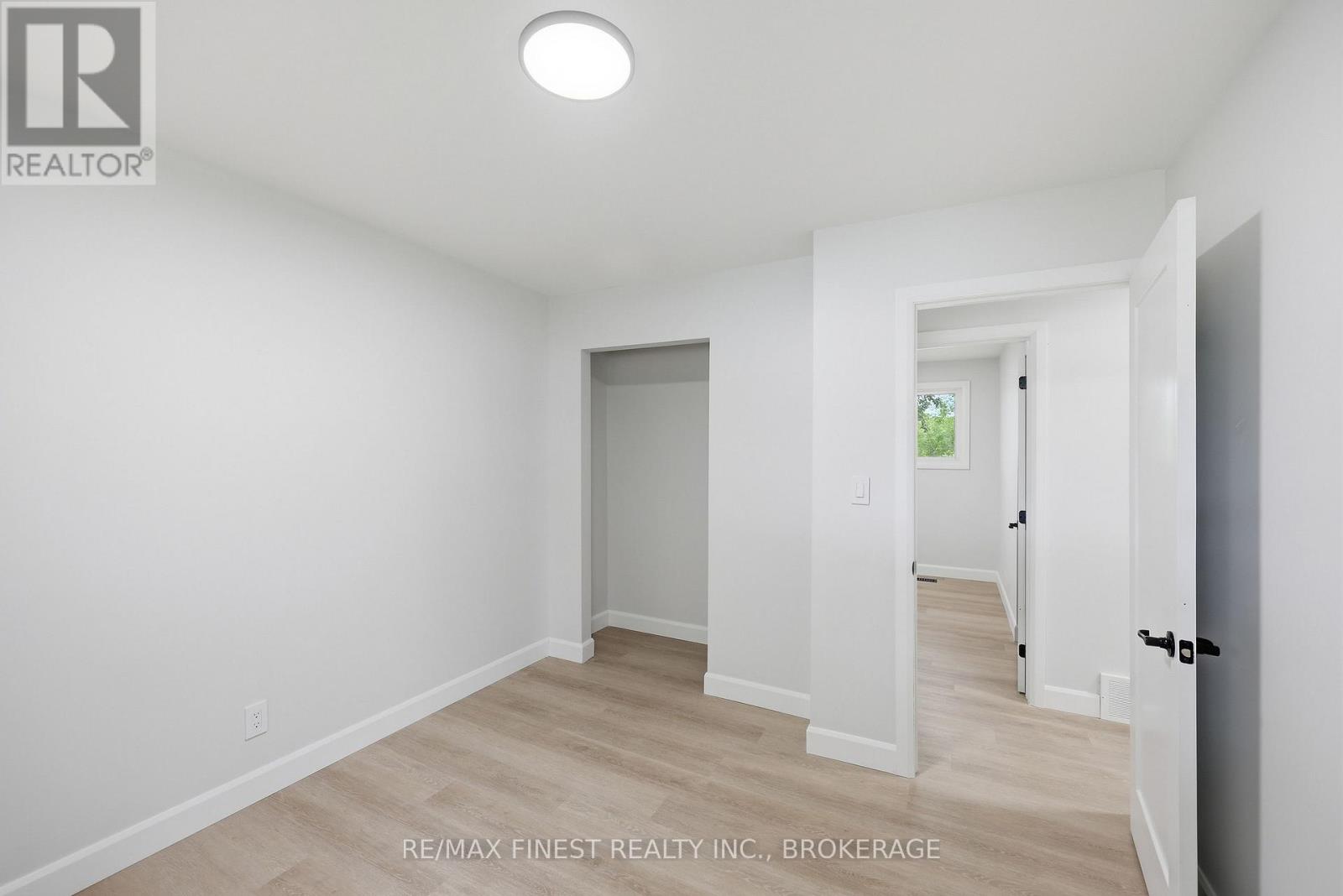 687 WILLIS STREET - 26