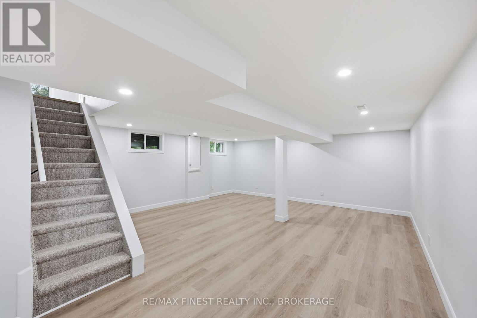 687 WILLIS STREET - 31