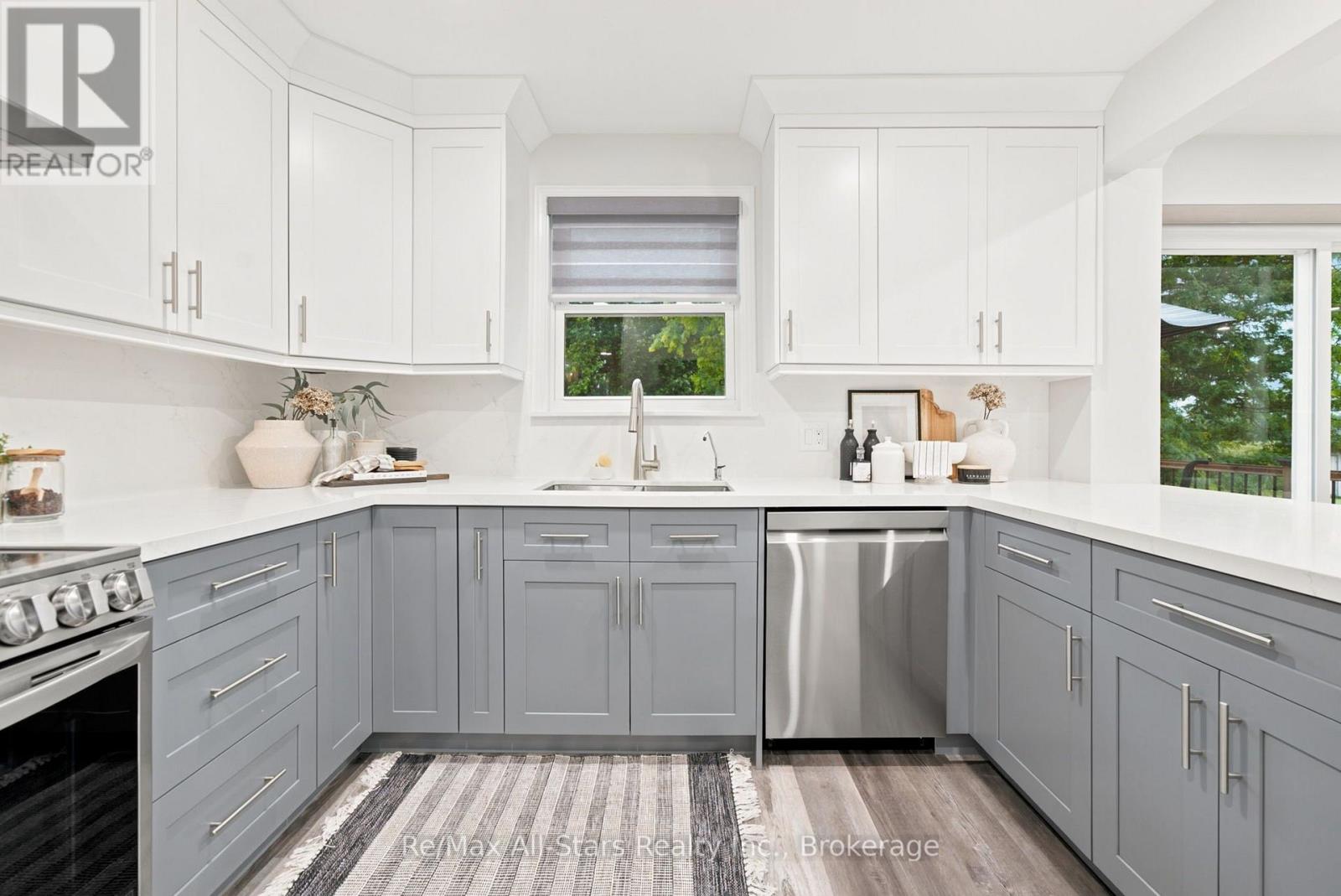 263 UNION AVENUE - 13