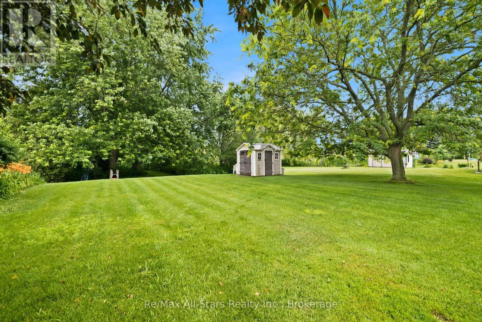 263 UNION AVENUE - 32