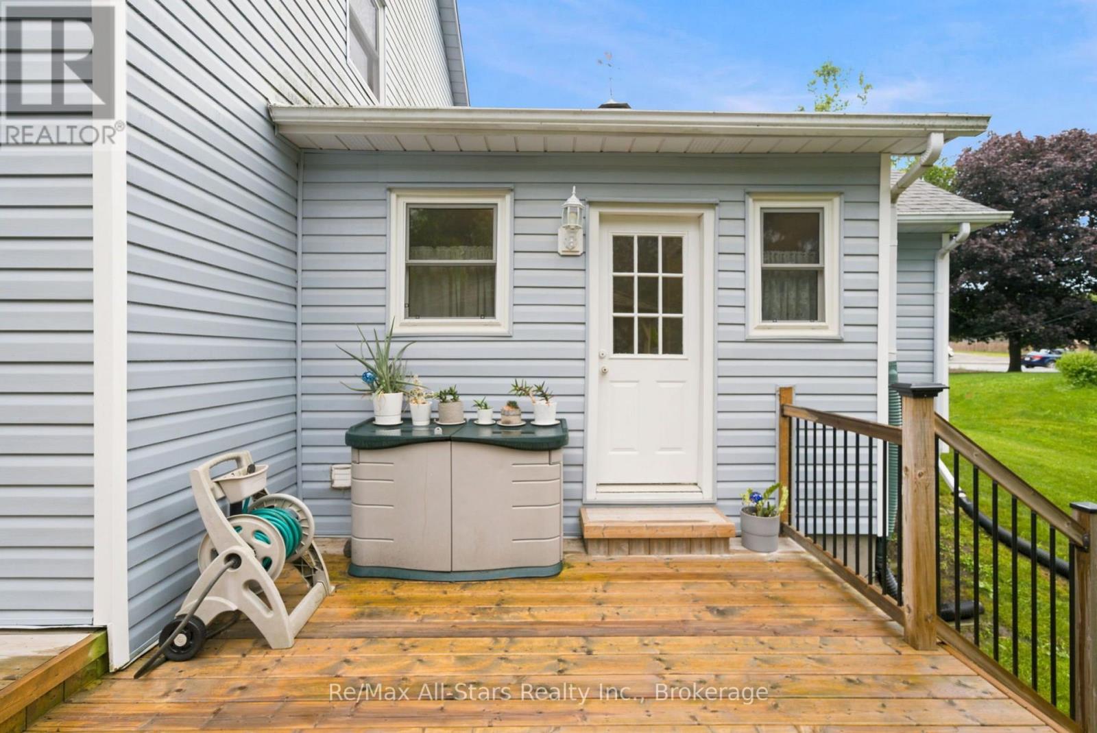 263 UNION AVENUE - 34