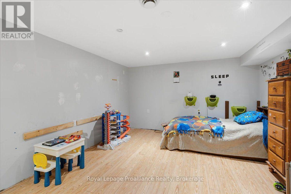 178 RIVERSIDE PARKWAY - 27