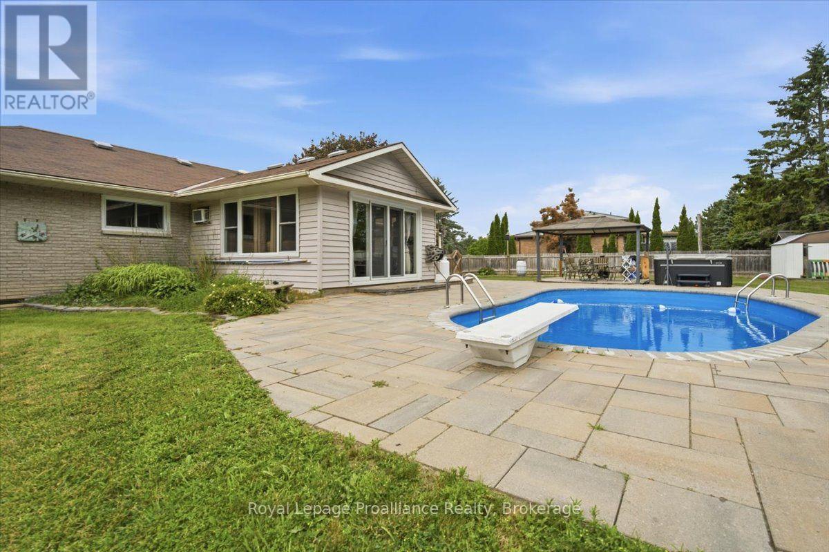 178 RIVERSIDE PARKWAY - 33