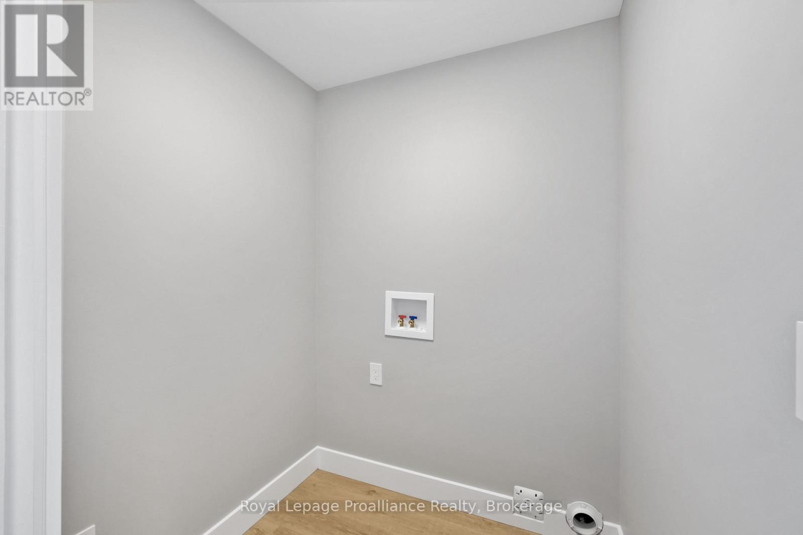 3 MERRIMAN COURT - 34