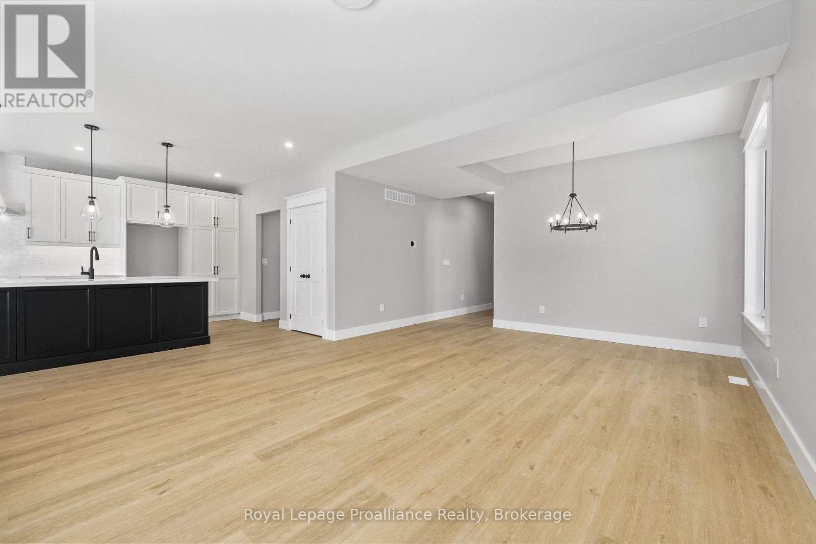 3 MERRIMAN COURT - 7