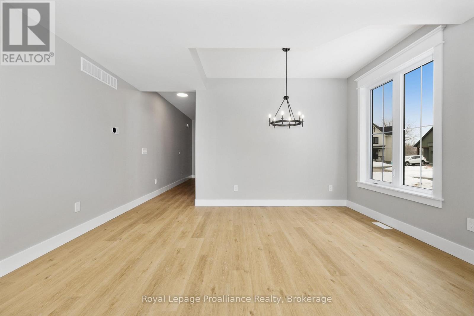 3 MERRIMAN COURT - 8