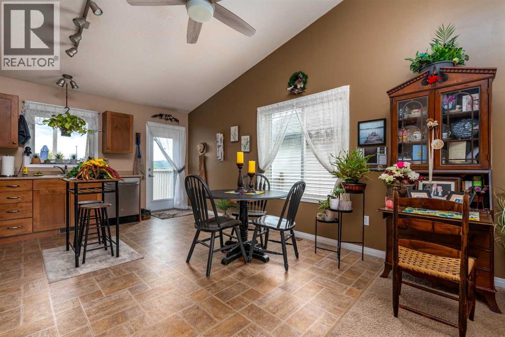2205 51 Avenue - 7