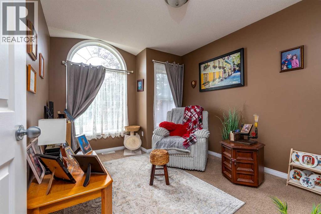 2205 51 Avenue - 11