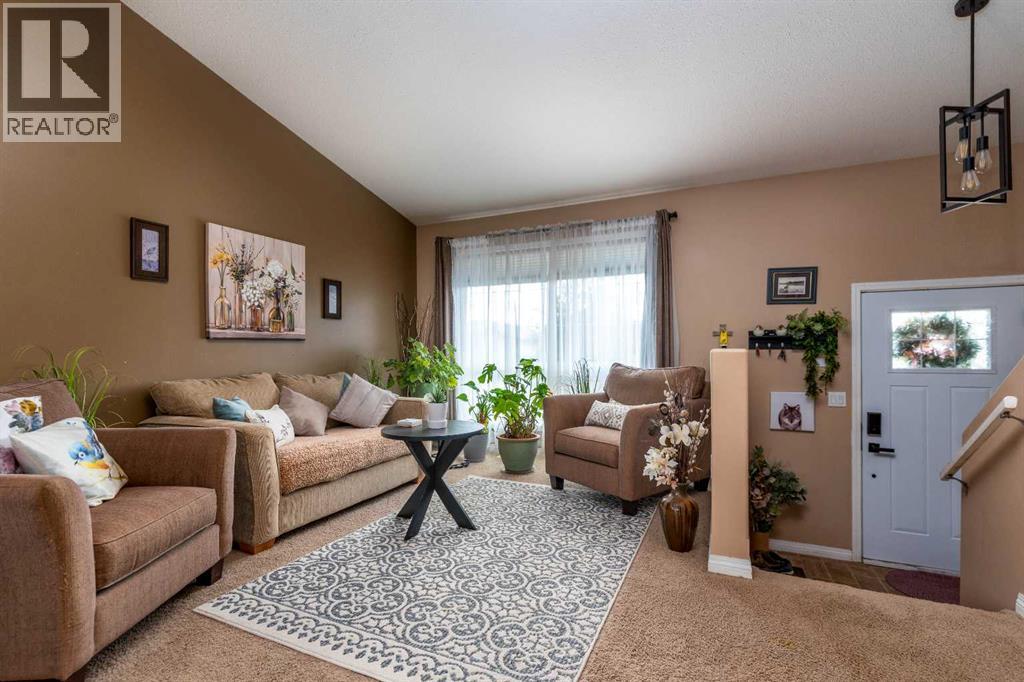 2205 51 Avenue - 3