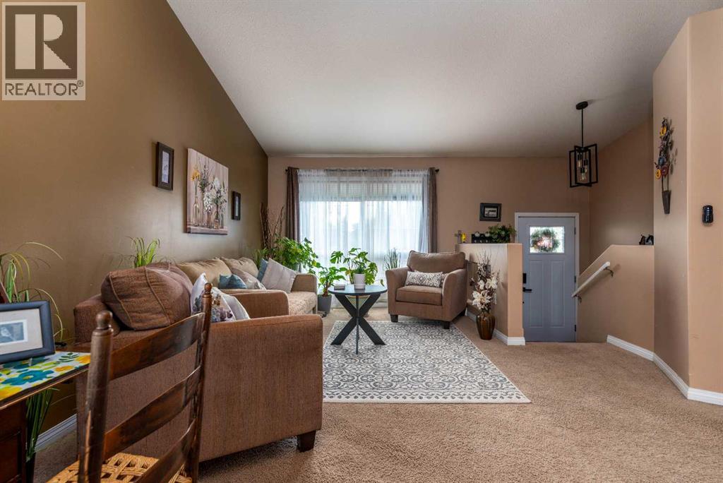 2205 51 Avenue - 4