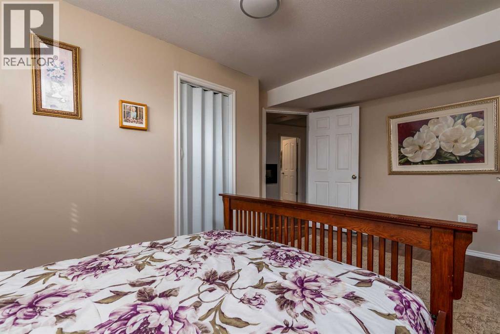 2205 51 Avenue - 19