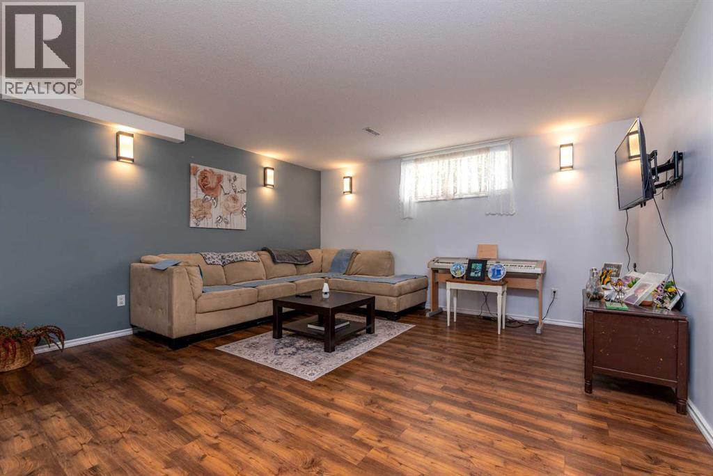 2205 51 Avenue - 16