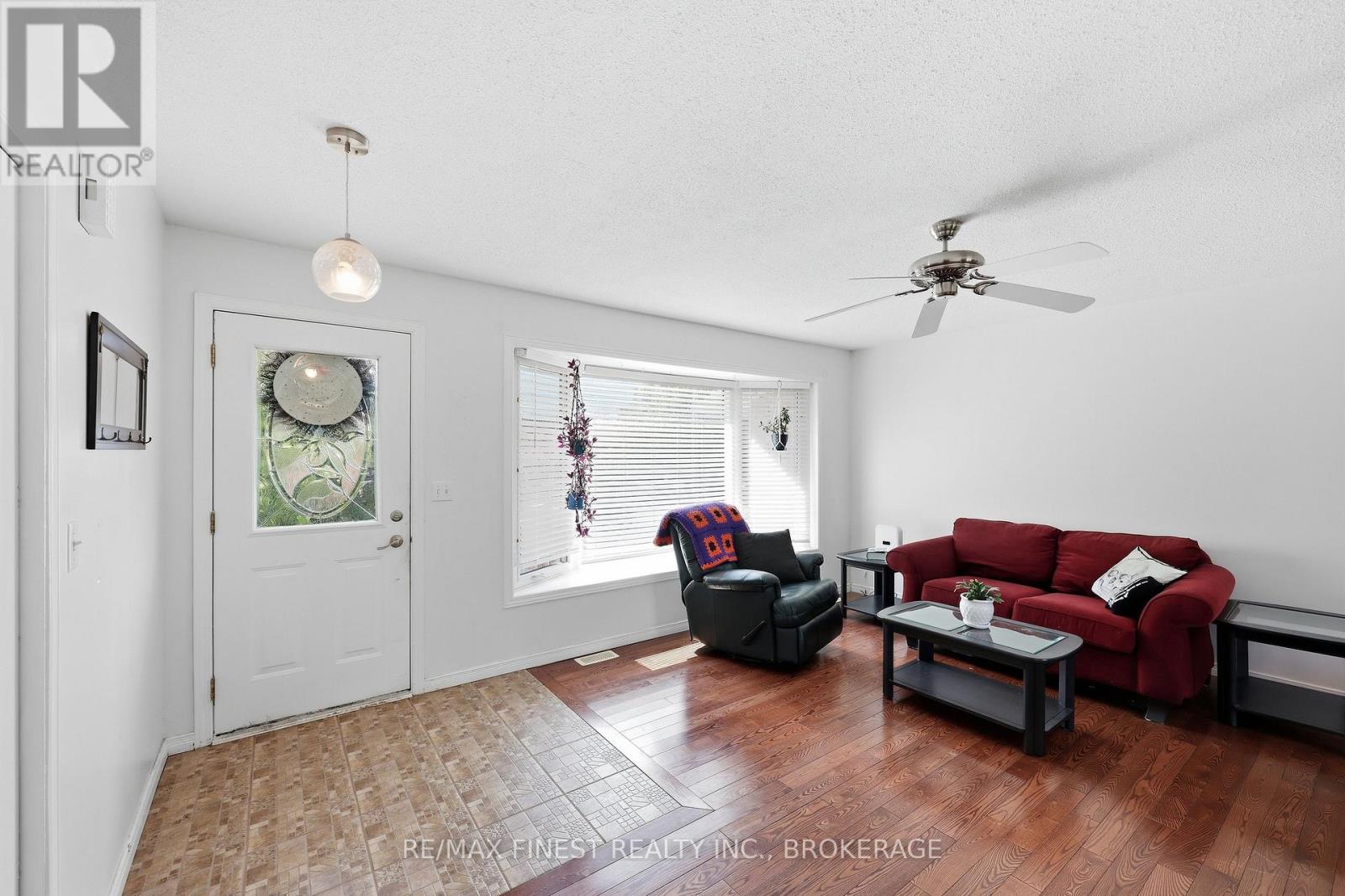 10 SHANE STREET - 18