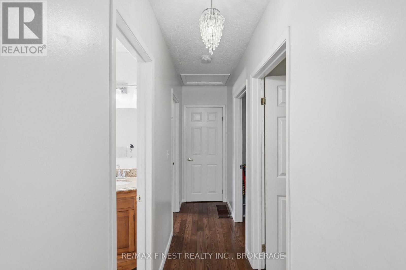 10 SHANE STREET - 29