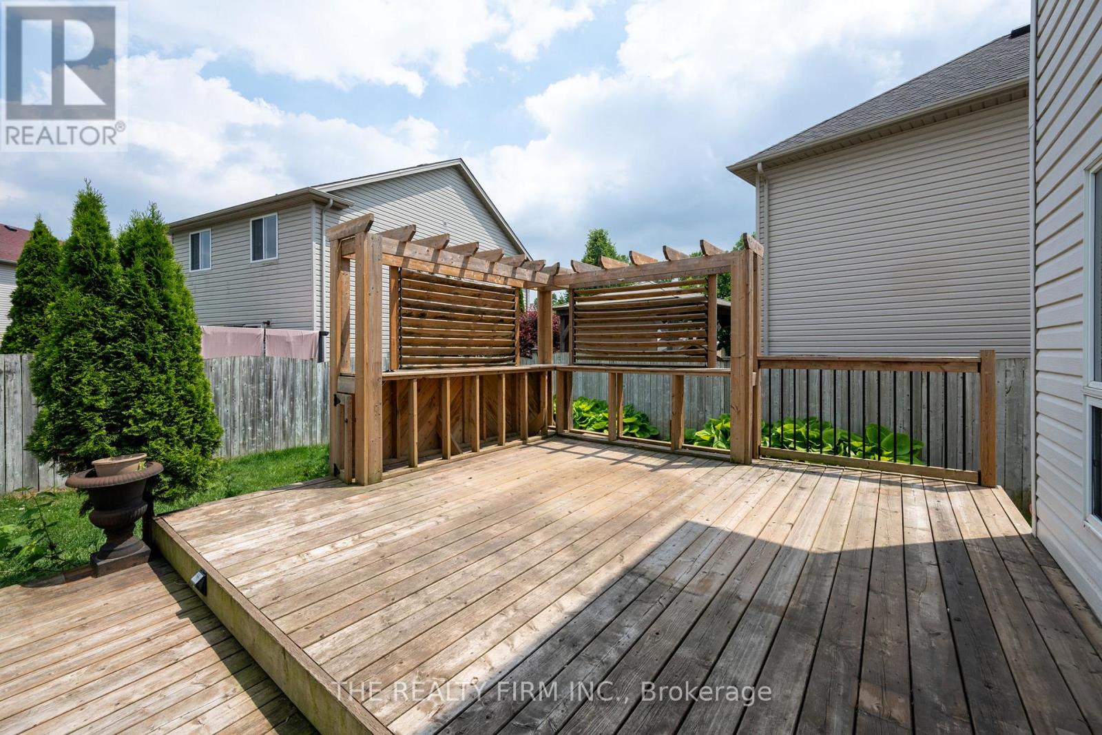 567 FIELDGATE CIRCLE - 16