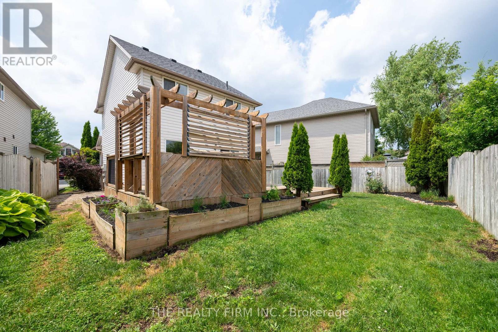 567 FIELDGATE CIRCLE - 18