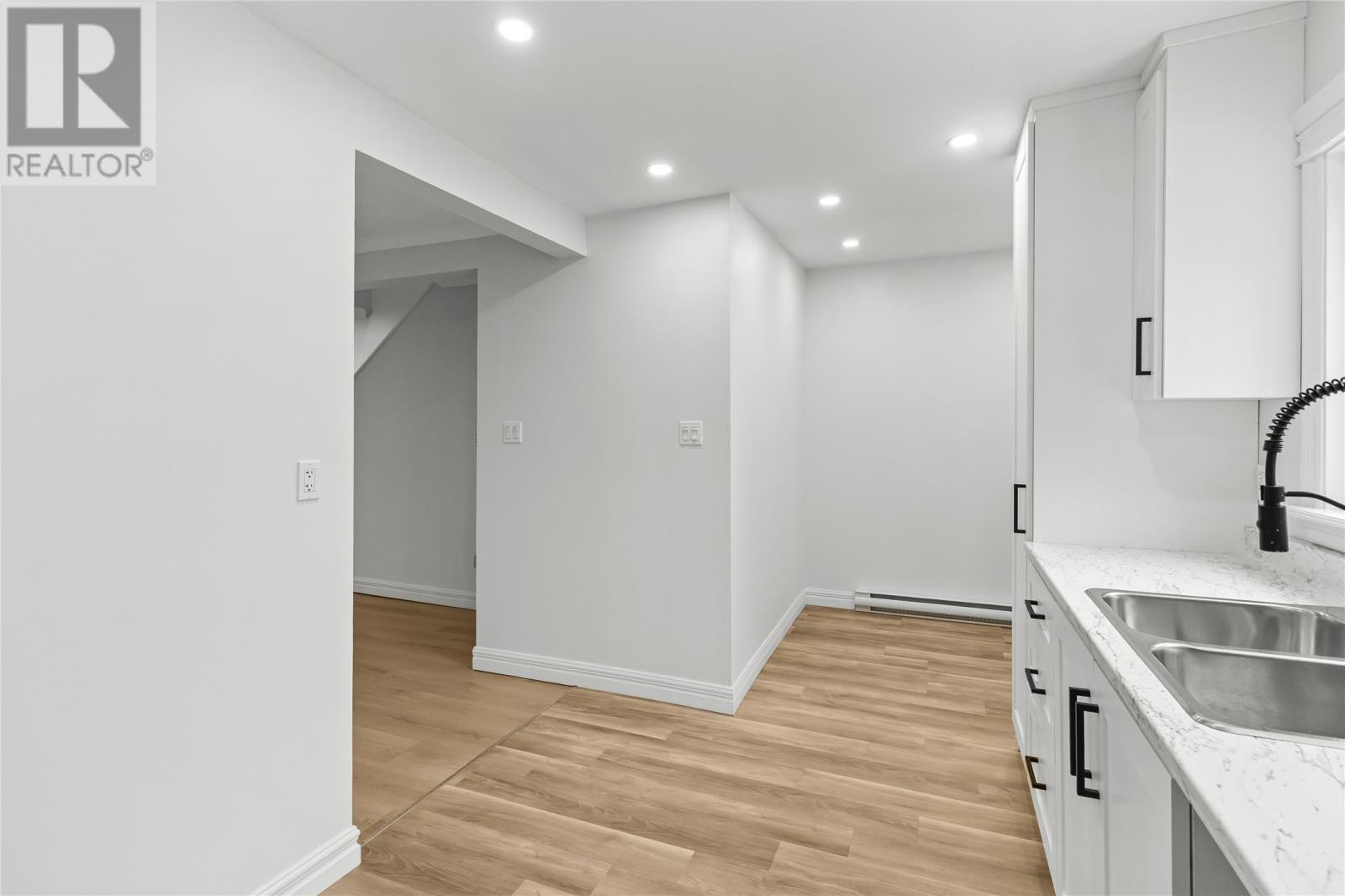 31 Campbell Avenue - 13