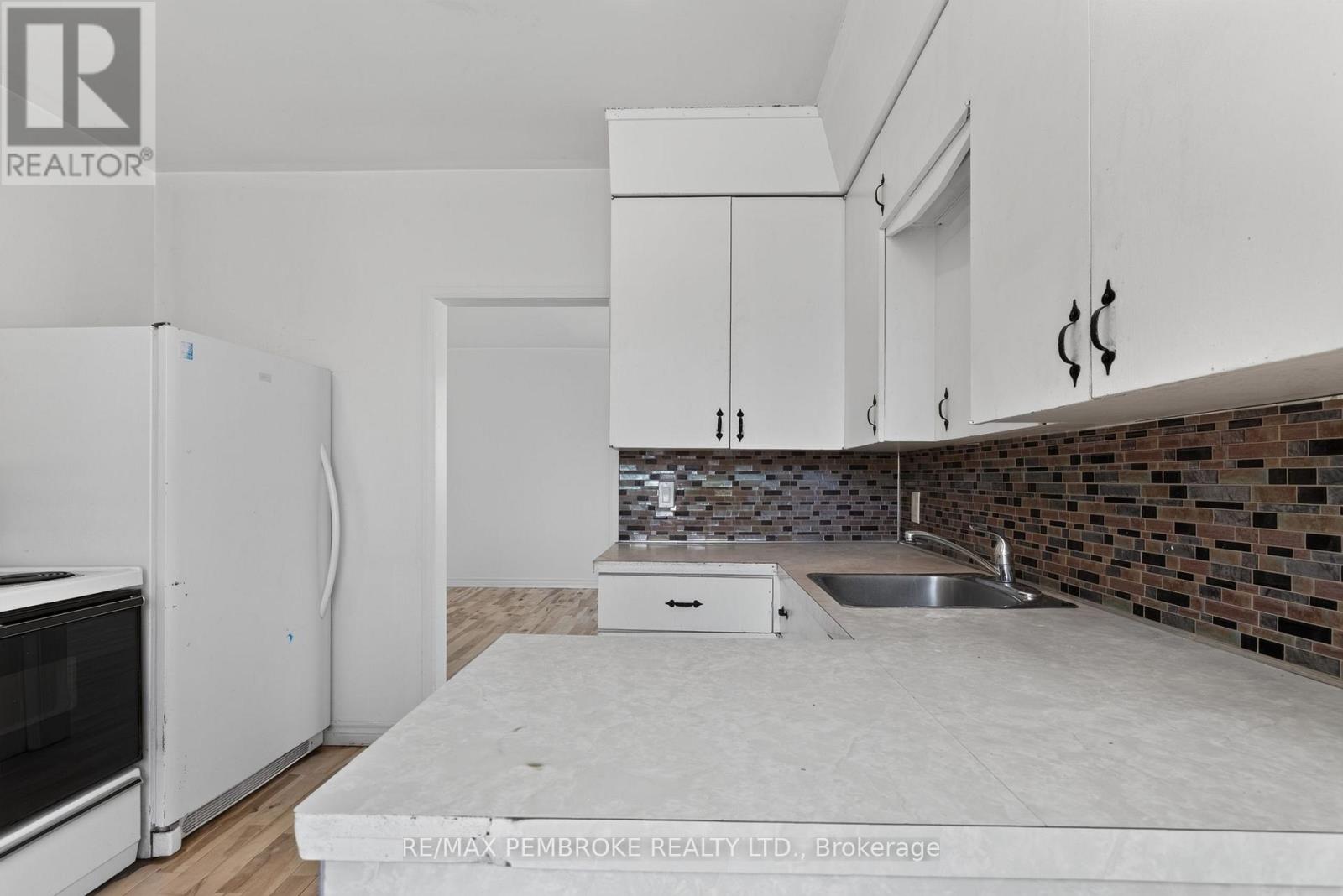 370 CARMODY STREET - 14