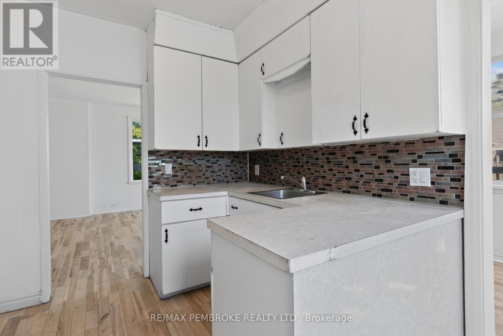 370 CARMODY STREET - 15