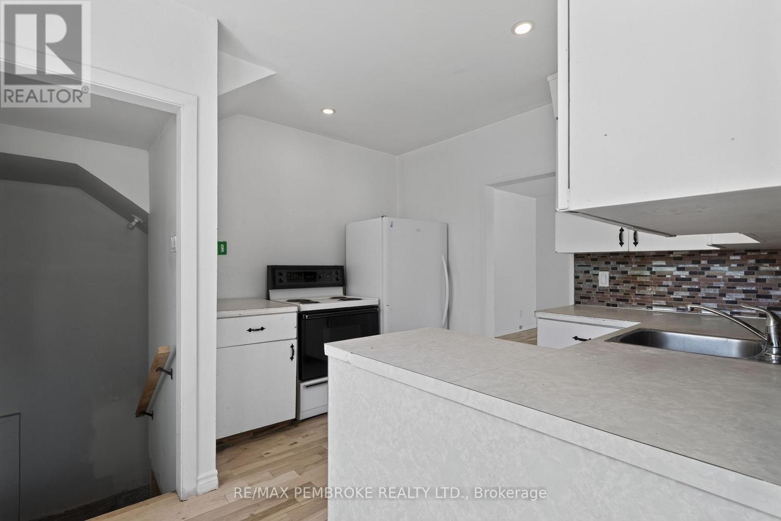 370 CARMODY STREET - 20
