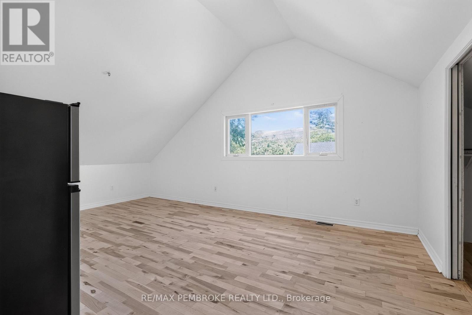 370 CARMODY STREET - 28