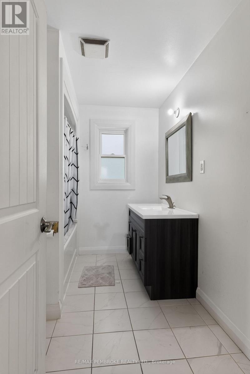 370 CARMODY STREET - 32