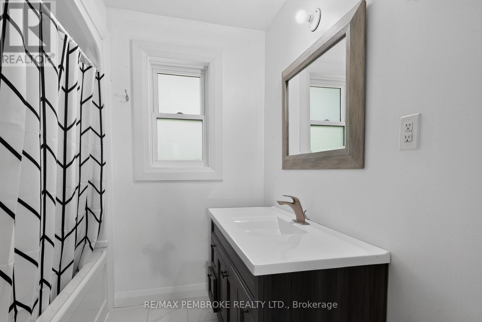 370 CARMODY STREET - 34