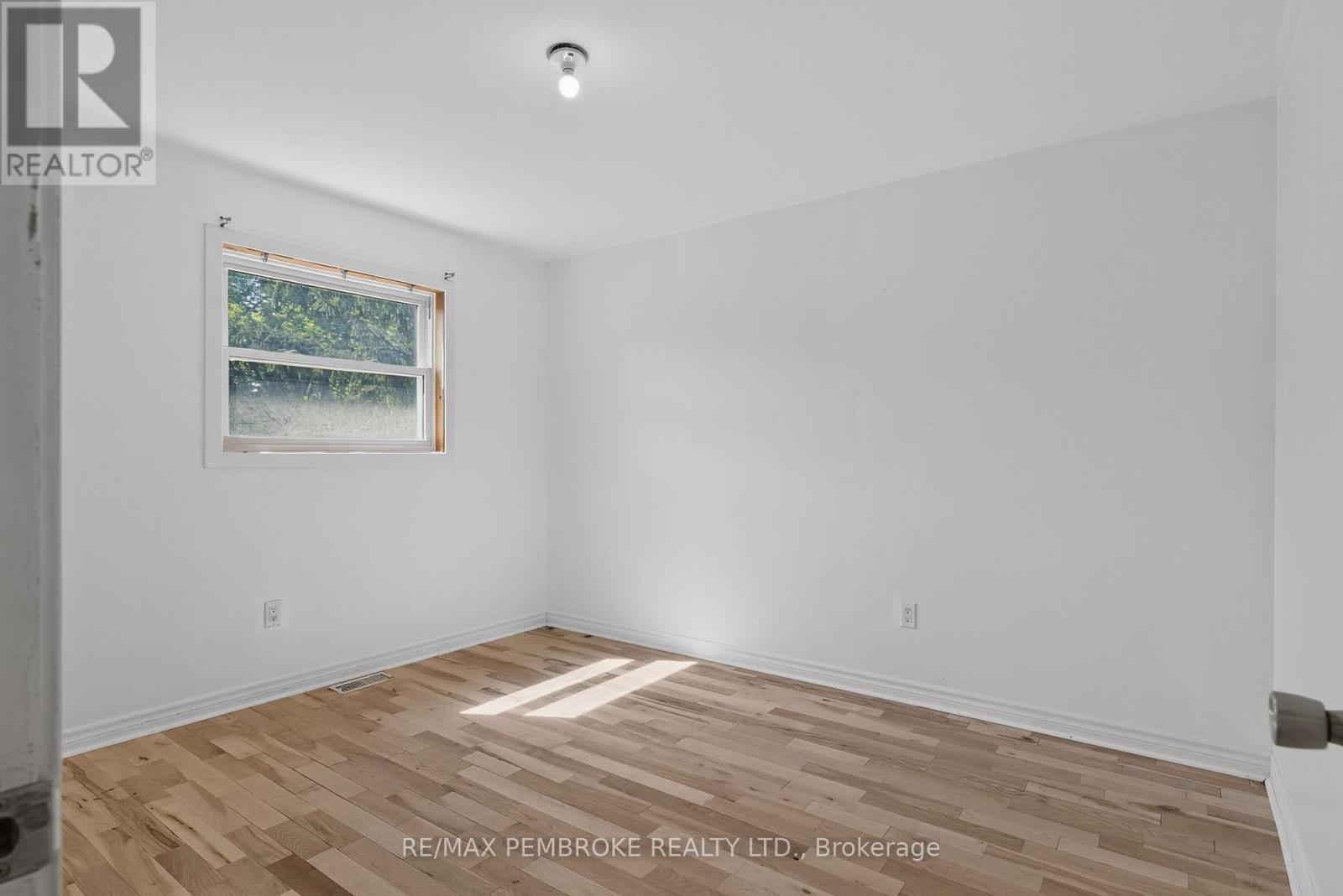 370 CARMODY STREET - 35