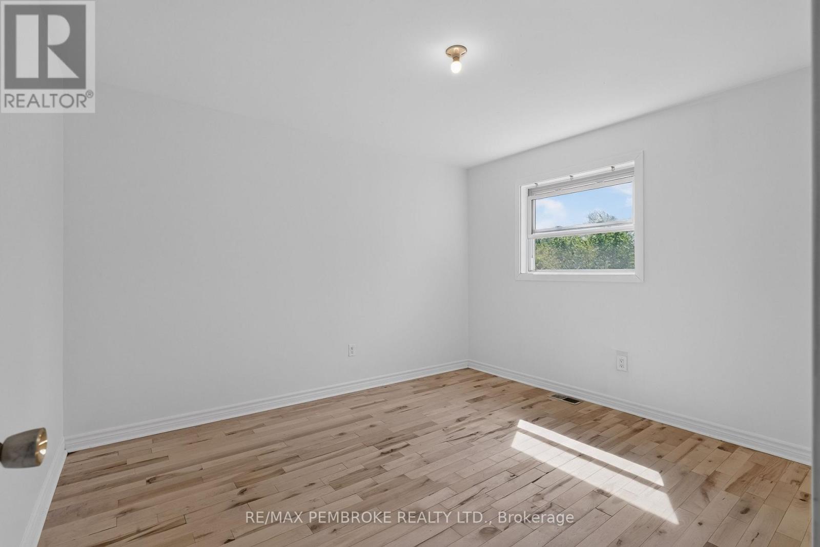 370 CARMODY STREET - 37