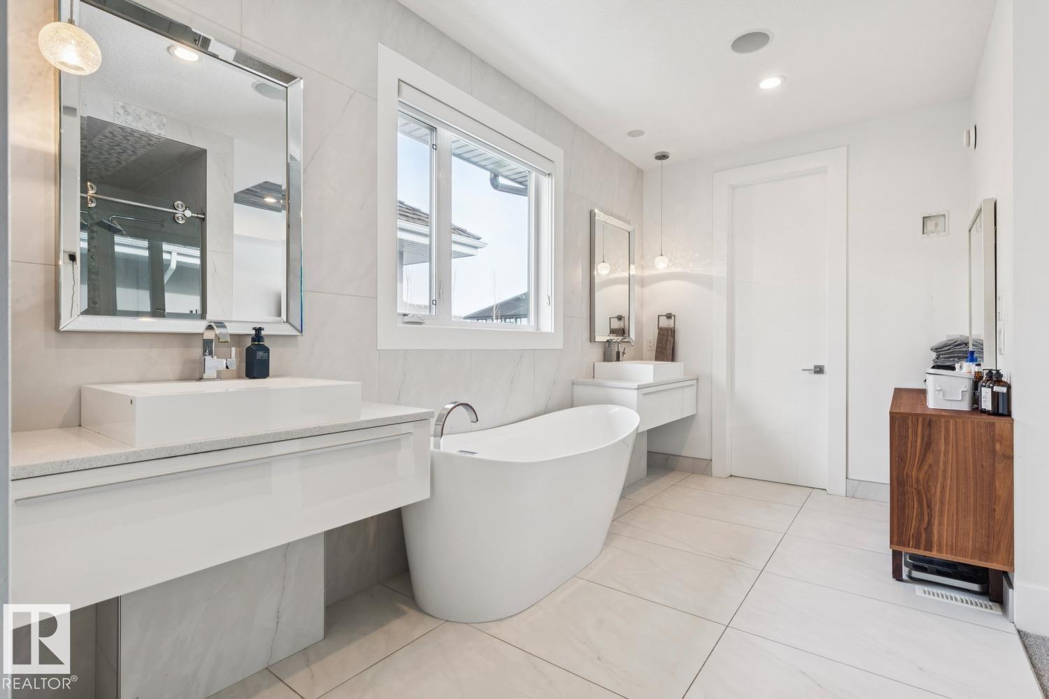 3631 WESTCLIFF WY SW - 37