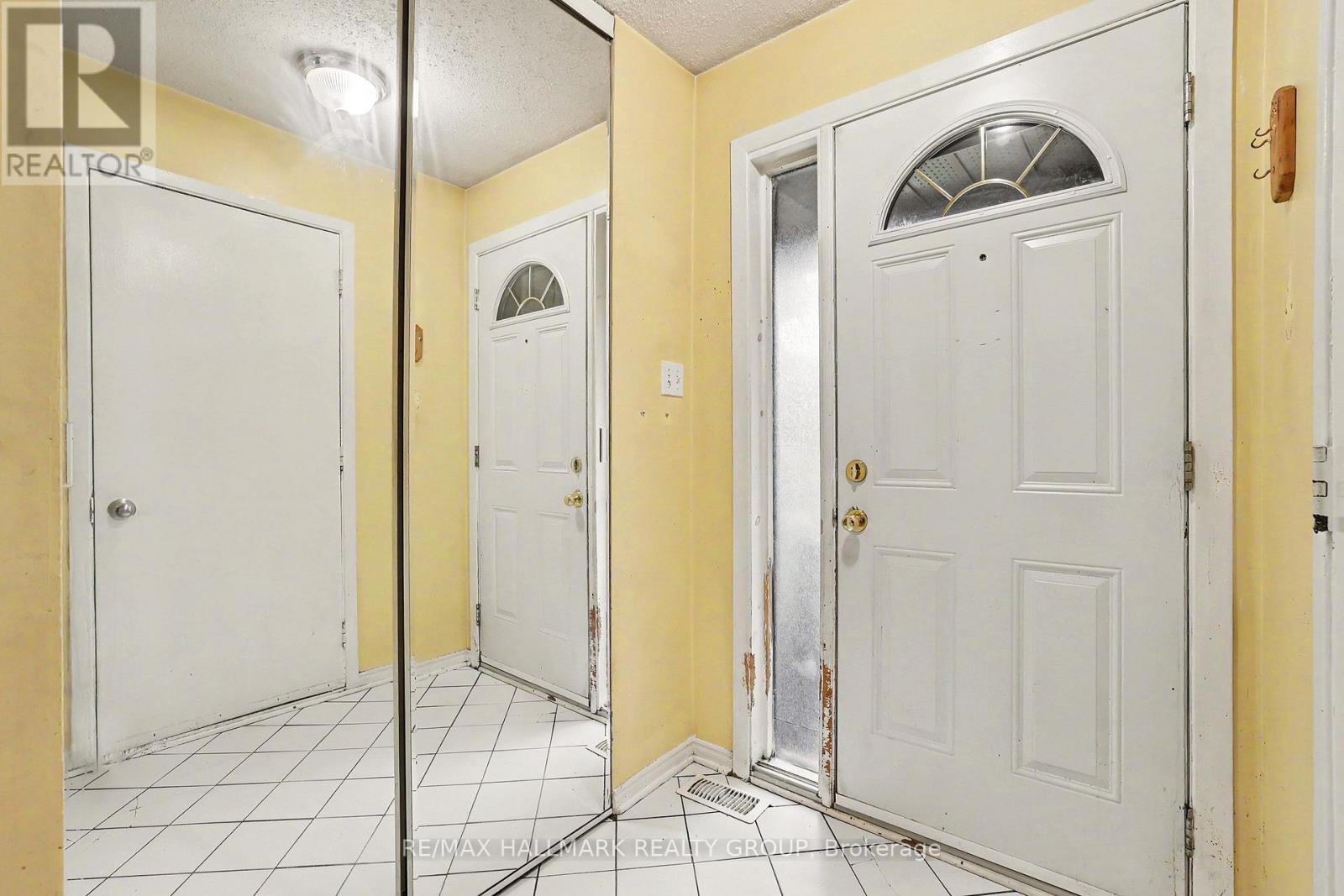 277 PICKFORD DRIVE - 3