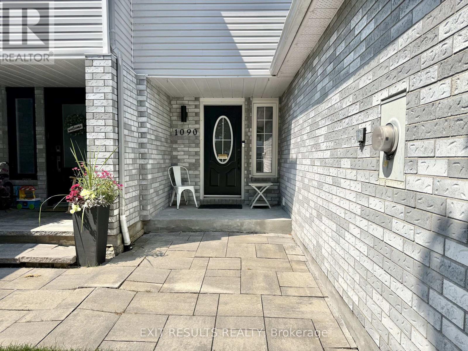 1090 DIANNE AVENUE - 2