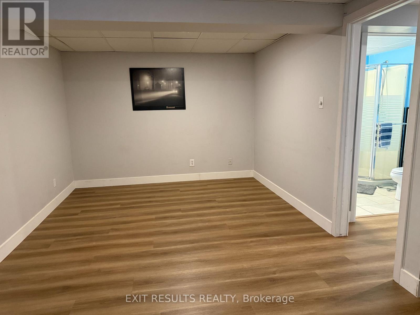 1090 DIANNE AVENUE - 39