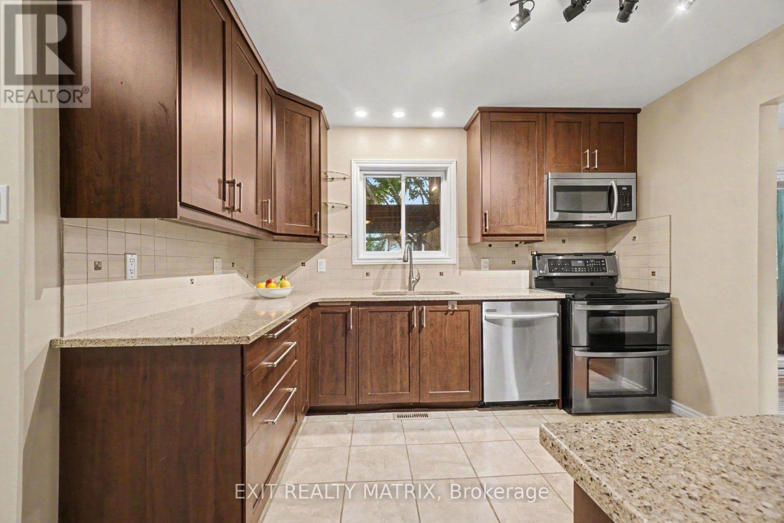 30 BARTLEY CRESCENT - 11