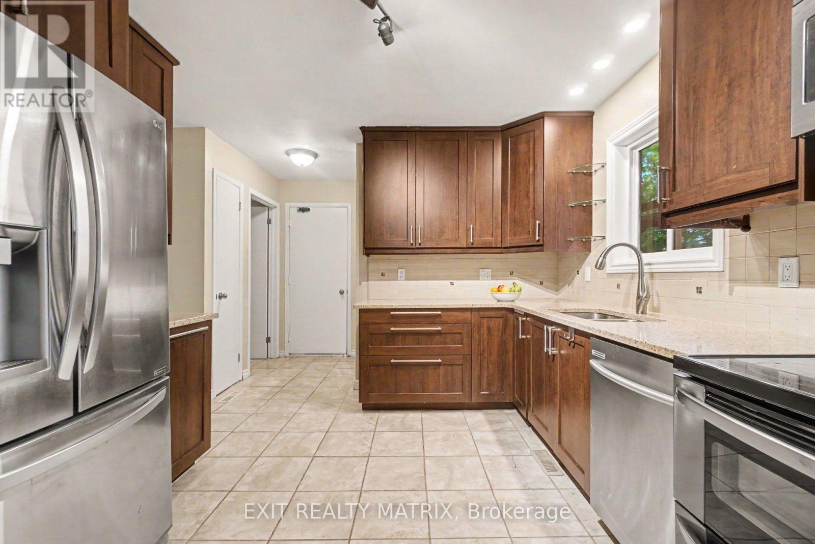 30 BARTLEY CRESCENT - 12