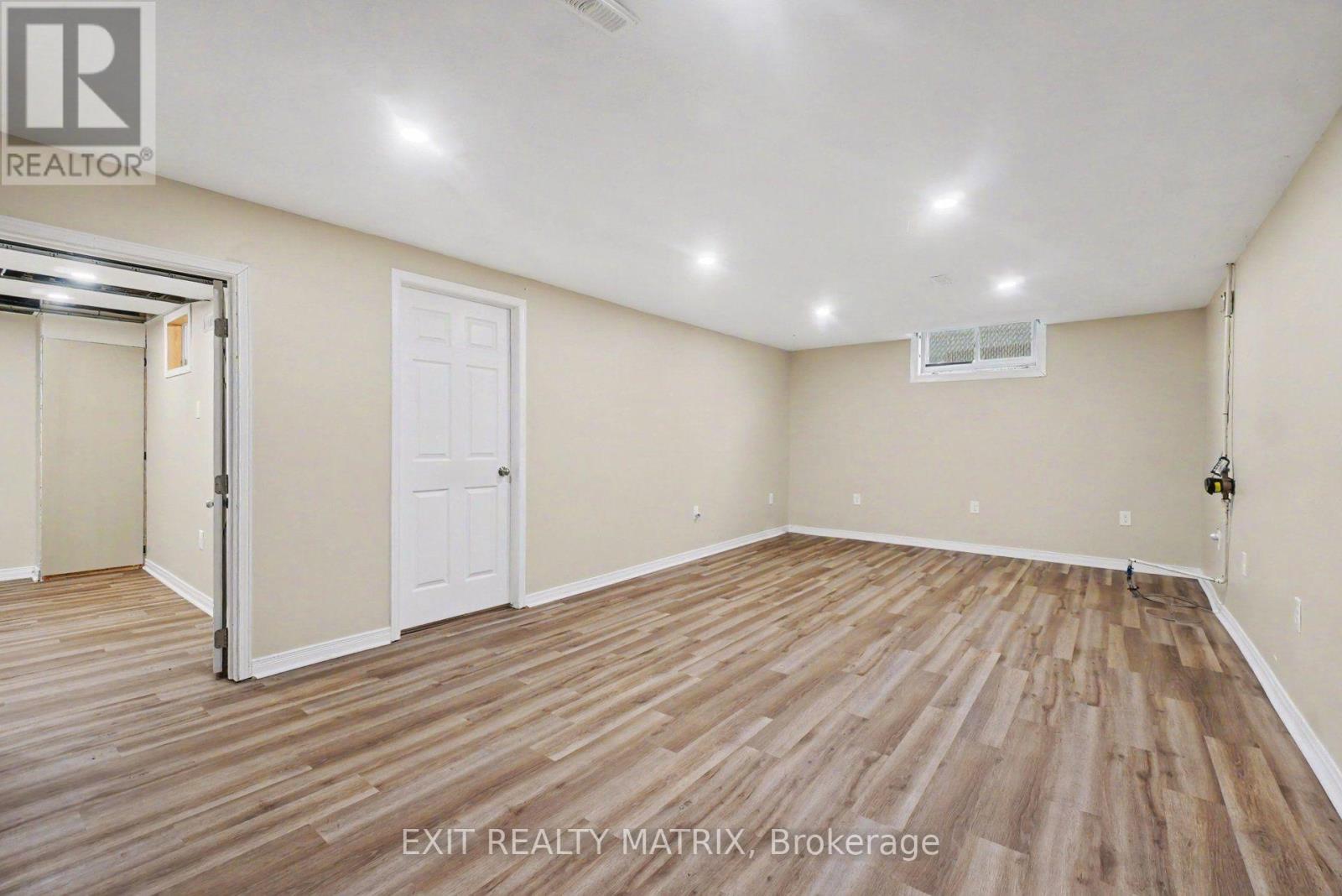 30 BARTLEY CRESCENT - 22