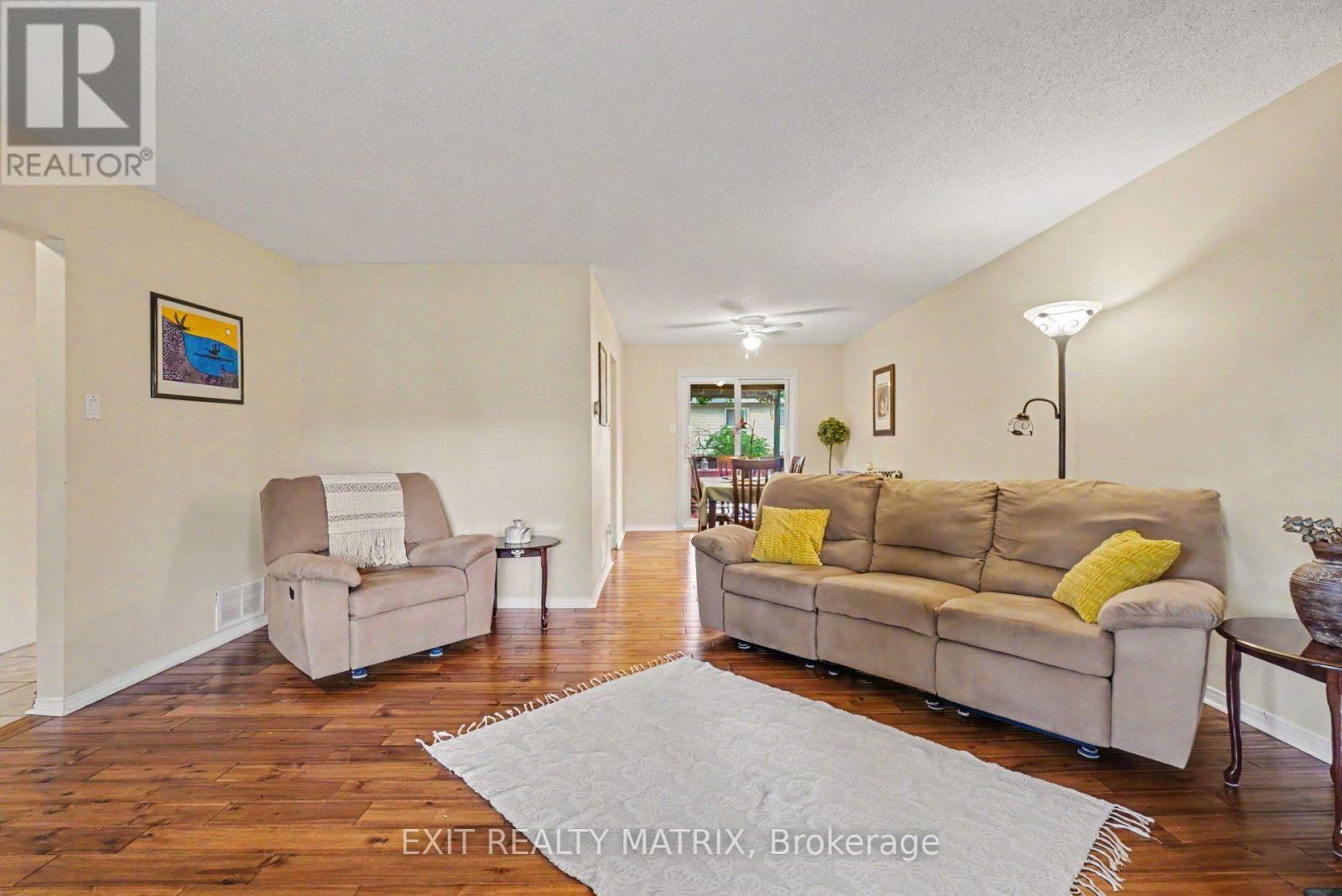 30 BARTLEY CRESCENT - 5