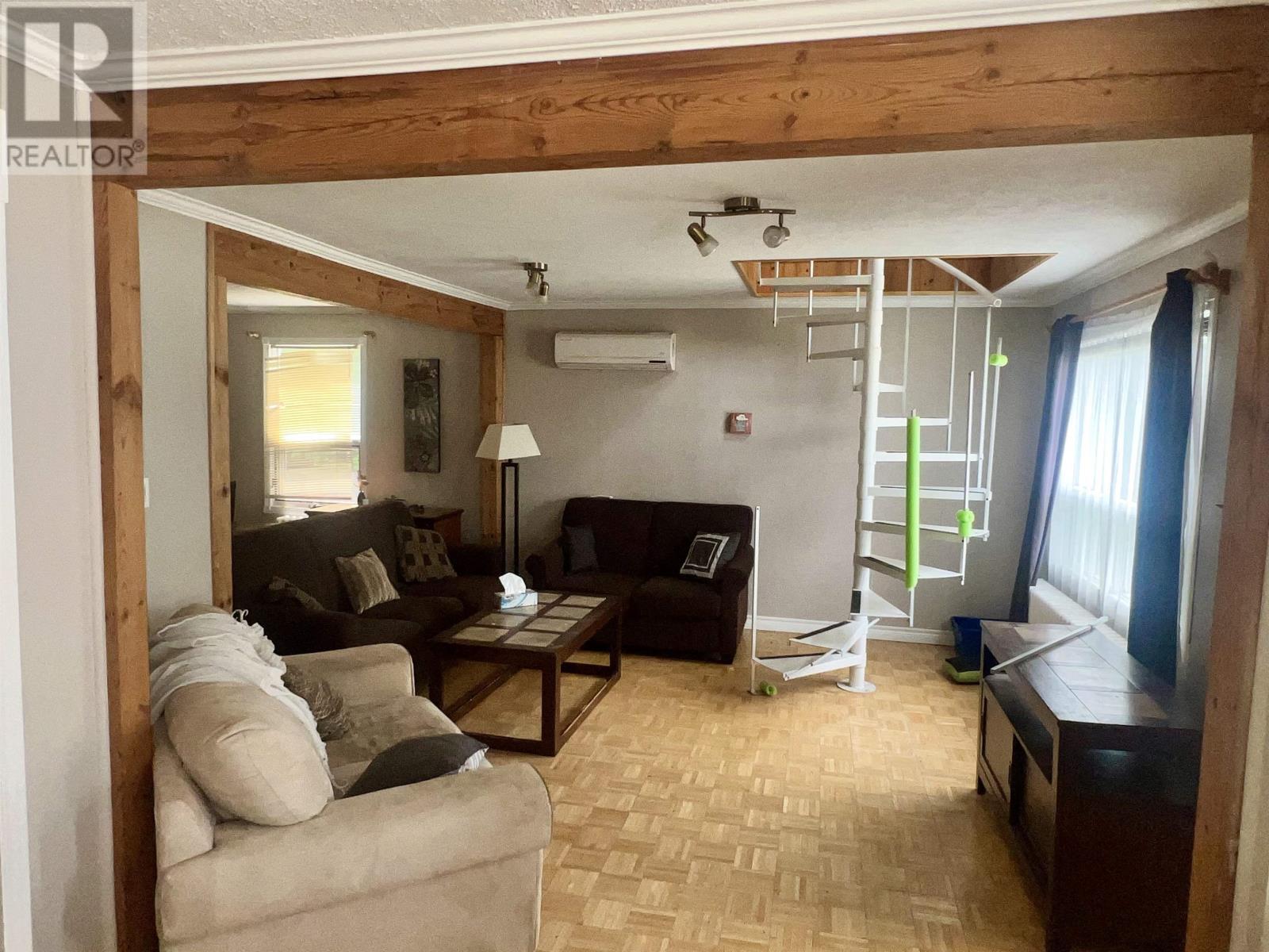 213-215 Gorrie ST - 11