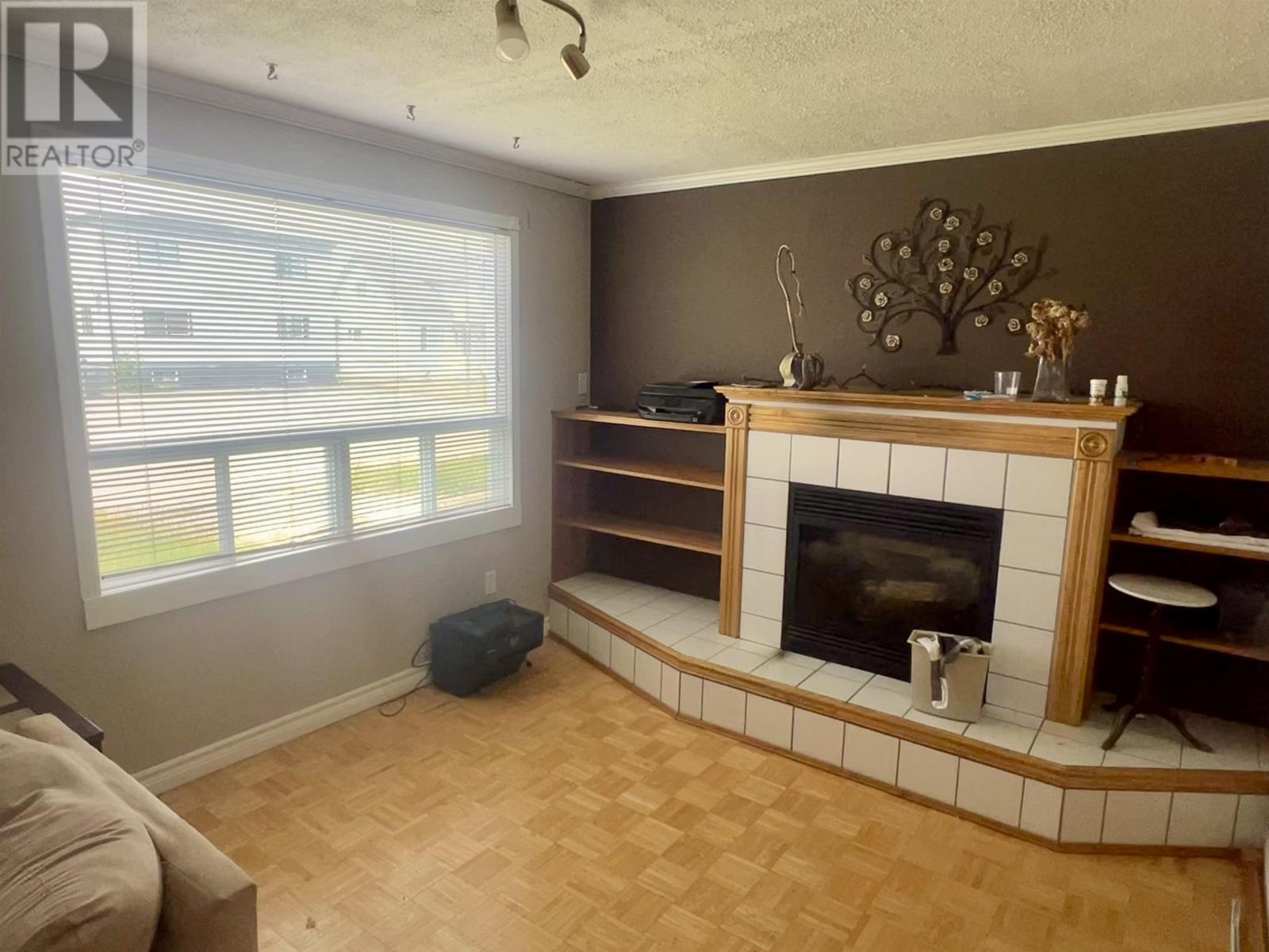 213-215 Gorrie ST - 12