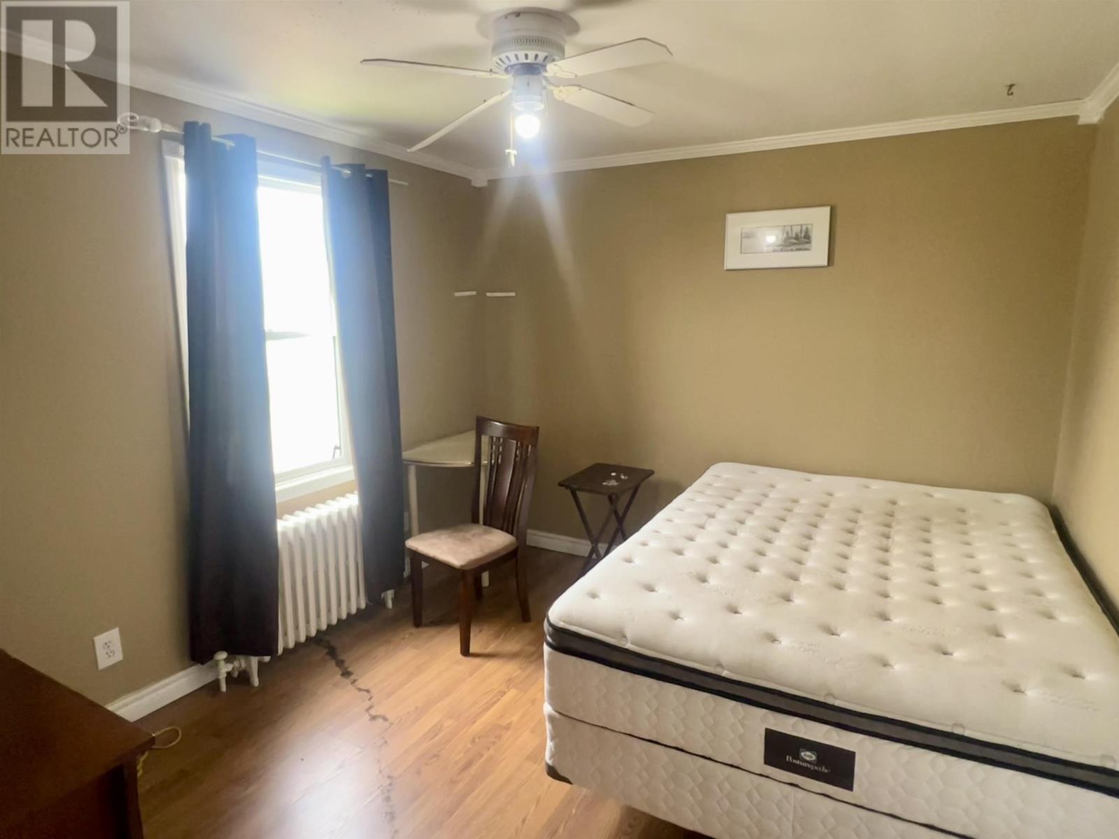 213-215 Gorrie ST - 17