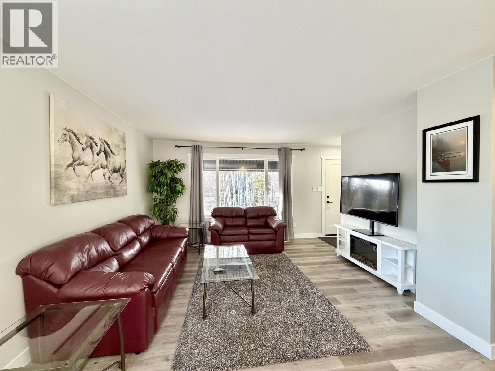 5901 HORSE LAKE ROAD - 10