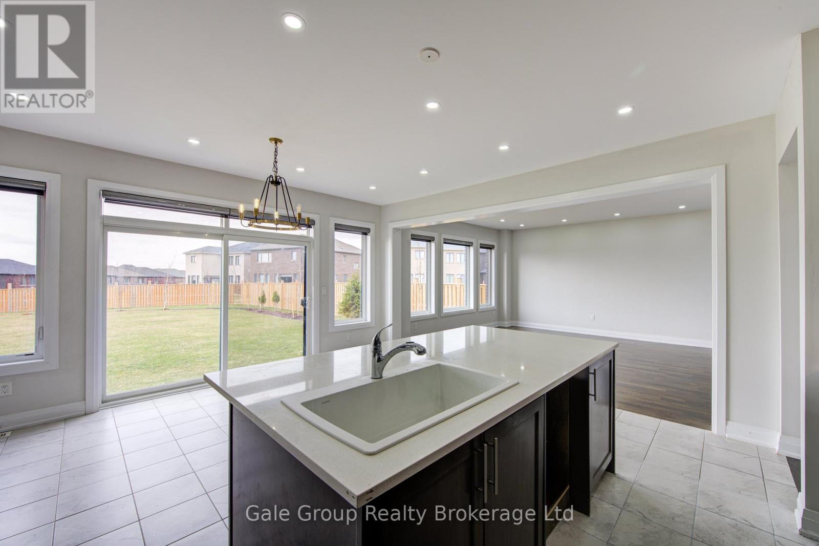 125 PRINCE CHARLES CRESCENT - 14