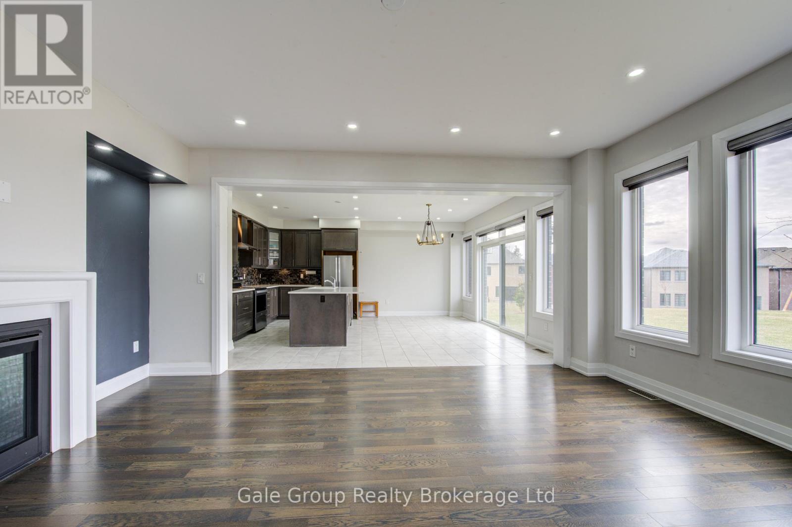 125 PRINCE CHARLES CRESCENT - 16