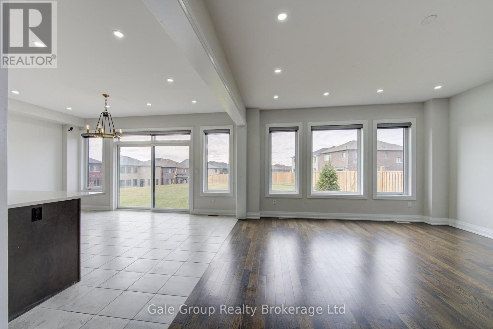 125 PRINCE CHARLES CRESCENT - 17